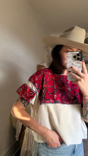 Load image into Gallery viewer, Vintage cropped blouse
