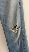Load image into Gallery viewer, Vintage 80s/90s 501 Levis
