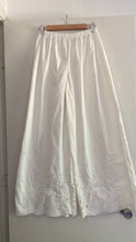 Load image into Gallery viewer, Signature collection- white cotton wide leg pants
