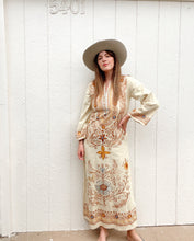 Load image into Gallery viewer, Vintage embroidered Kaftan

