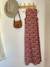Load image into Gallery viewer, Vintage 70s flower dress
