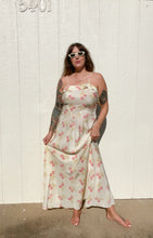 Load image into Gallery viewer, Vintage 30s 40s floral dress
