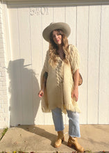 Load image into Gallery viewer, Vintage knit shawl
