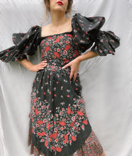 Load image into Gallery viewer, Vintage floral 2 piece set
