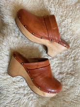 Load image into Gallery viewer, Vintage leather clogs
