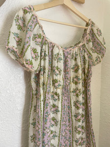 Vintage floral puff sleeve dress
