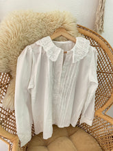 Load image into Gallery viewer, Vintage eyelet collar top
