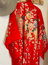 Load image into Gallery viewer, Vintage floral silk kimono
