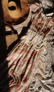 Vintage floral & lace dress