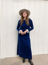 Load image into Gallery viewer, Vintage velvet dress
