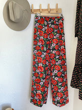 Load image into Gallery viewer, Vintage silk floral pants
